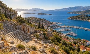 Antiphellos Antik Kenti: Kaş'taki Tiyatro ve Likya Mezarları