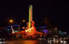 Gece Hayatı İyi Olan Tatil Yerleri