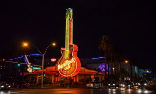 Gece Hayatı İyi Olan Tatil Yerleri