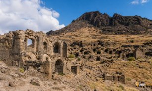 Karadağ'ın Tapınakları: Binbir Kilise