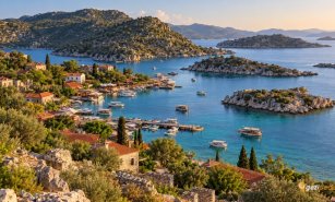 Üçağız Köyü: Theimiussa Kalıntıları ve Kekova Kıyısı