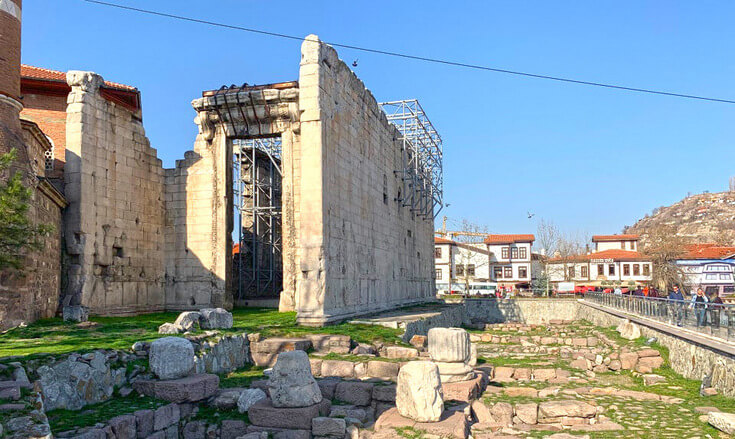 Augustus Tapınağı Nerede