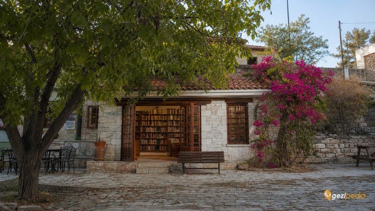 Urla Bademler Köyü