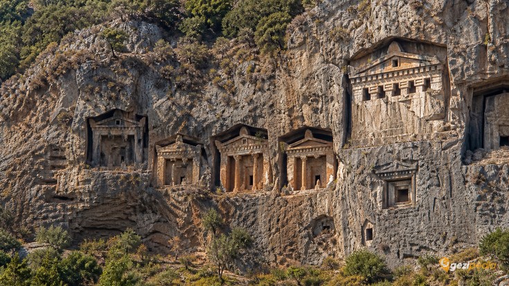 Fethiye'de Gezilecek Yerler: Plajlar, Koylar ve Doğa Rotaları