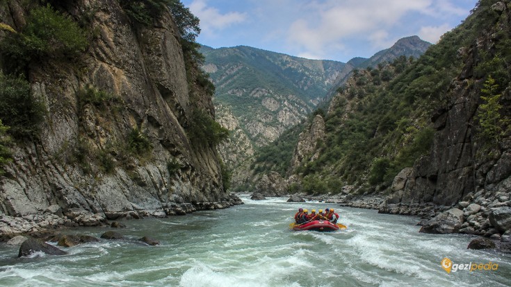 Rafting Yapılabilecek 10 Çılgın Nehir